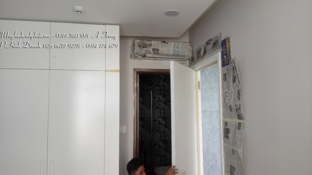 Lắp máy lạnh treo tường TOSHIBA - Tân Phú (1)