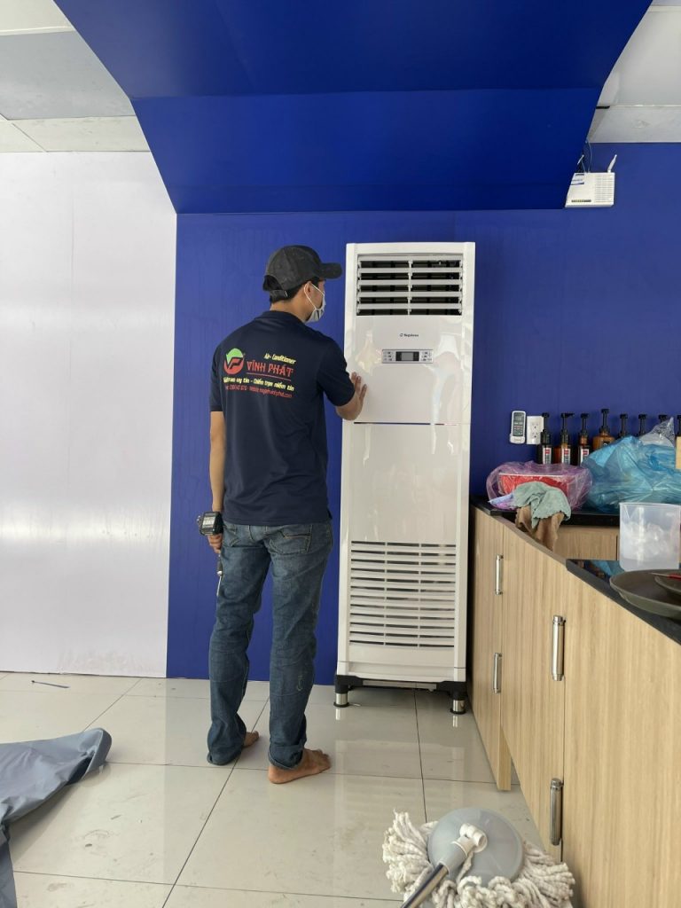 Điện tử, điện lạnh:  Địa chỉ nào chuyên bán và lắp đặt Máy lạnh giá tốt tại T Thi-cong-lap-dat-may-lanh-tu-dung-Nagakawa-tai-Teaway-TP.Thu-Duc-2-768x1024